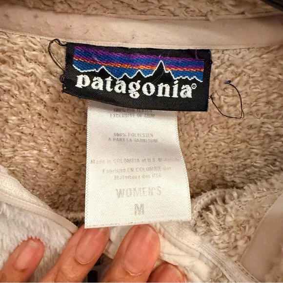 Patagonia Women's R4 Off-White Teddy Jacket. Size Medium - Picture 3 of 5